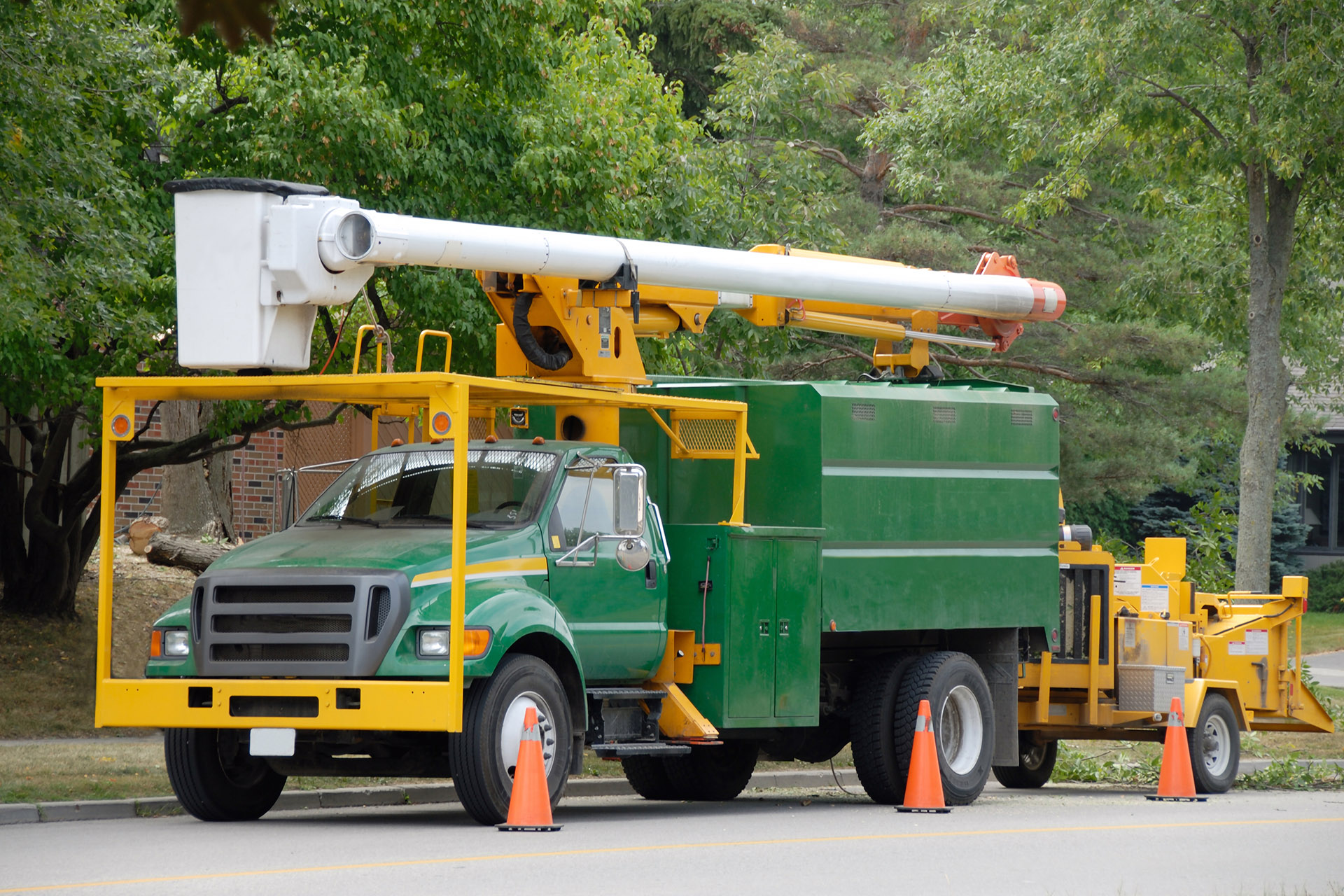 Arborist Truck With Bucket Lift